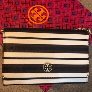 Tory Burch Robinson Chain Vinly Brown Wallet